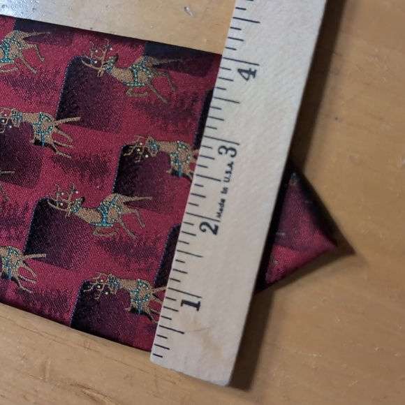 Christmas Reindeer Tie by Van Heusen + Gold/Navy Blue Tie 100% Silk 2/$25 OBO - Picture 2 of 5